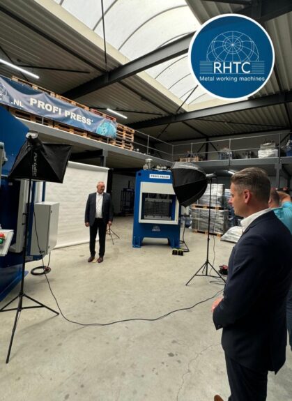 Fotoshoot RHTC team hydraulische persen